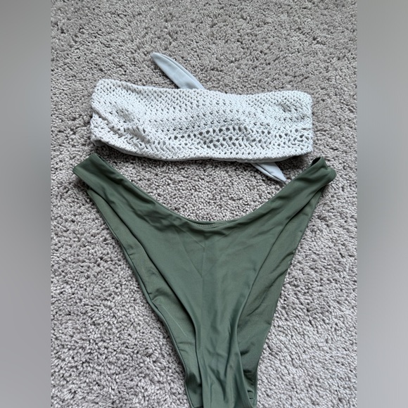 Swimsuit - Picture 2 of 5